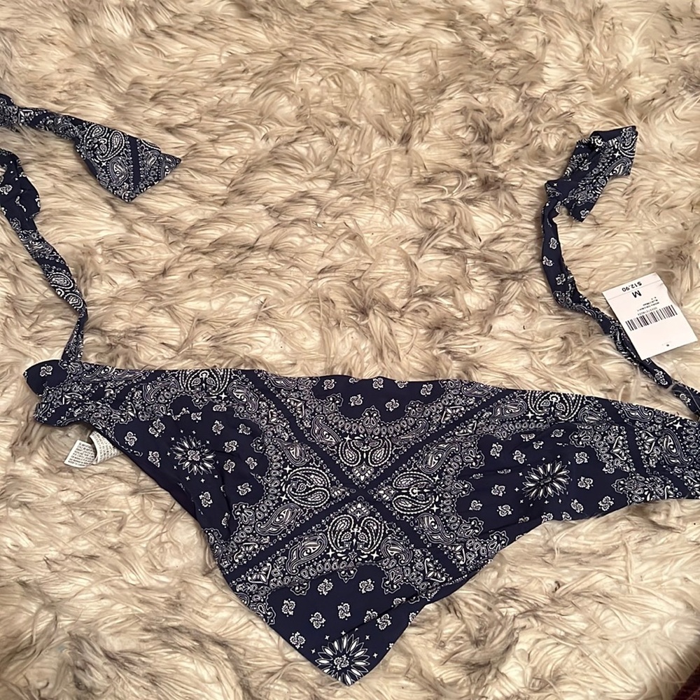 Hanker chief crop top